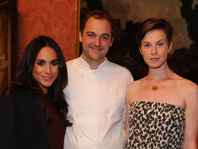 Меган Маркл (слева)