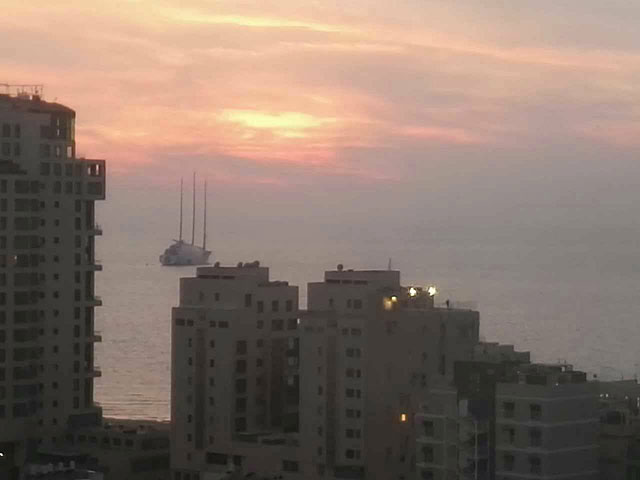 Крупнейшая в мире парусная яхта "А" прибыла в Тель-Авив    