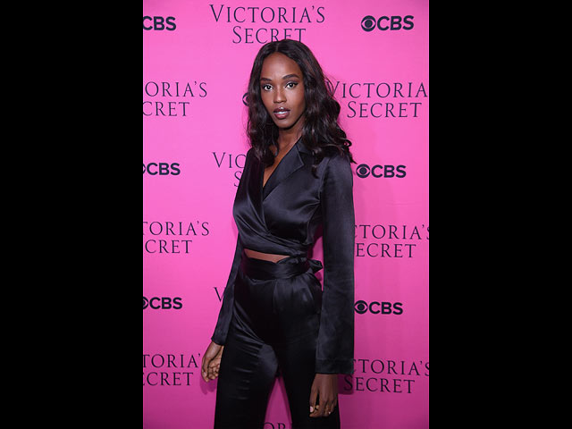 "Ангелы 2017" агентства Victoria's Secret. Фоторепортаж с лиловой дорожки