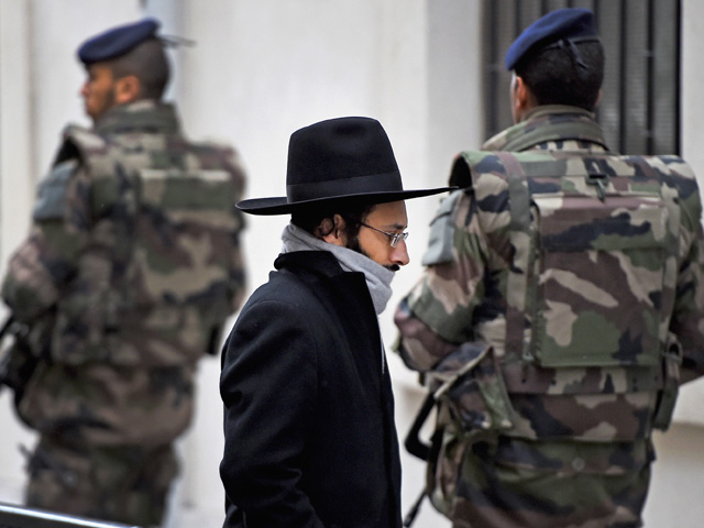 Во Франции судят банду, напавшую на семью президента еврейской организации "Сиона"