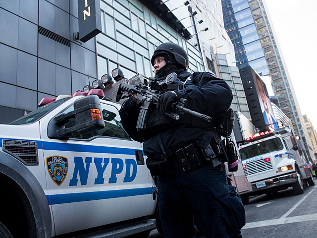 Взрыв в центре Манхэттена: причины неясны, есть пострадавшие   