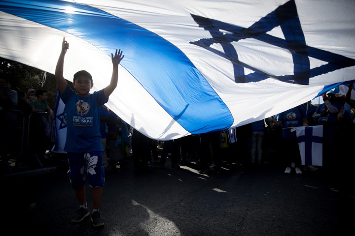     Отчет: 45% израильтян уверены, что демократия в стране в опасности