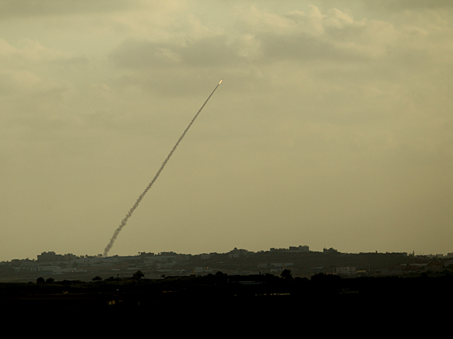 Запуск ракеты из сектора Газы