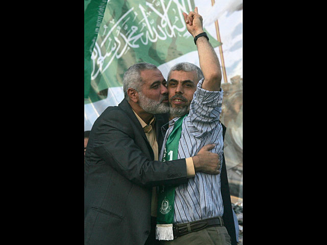 14 декабря Исмаил Ханийя вместе с Сануаром участвовал в торжествах в Газе, приуроченных к 30-летию создания ХАМАСа
