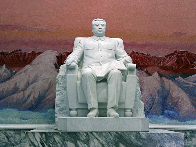 Статуя Ким Ир Сена в Северной Корее