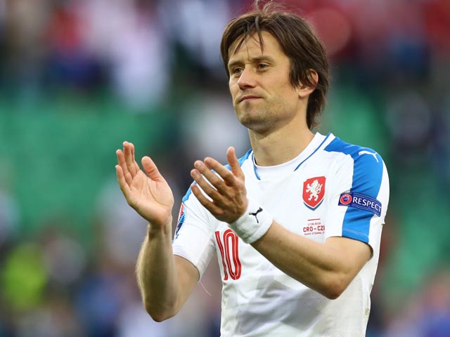 Легенда чешского футбола Томаш Росицки объявил о завершении карьеры
