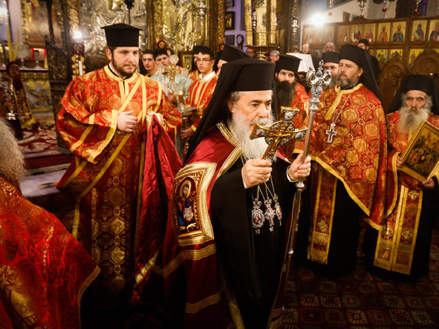 Патриарх Иерусалимский Феофил III во время праздничной службы, 6 января 2018 г.