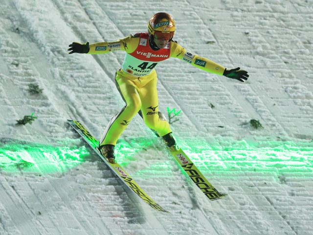 45-летний японский "летающий лыжник" установит олимпийский рекорд