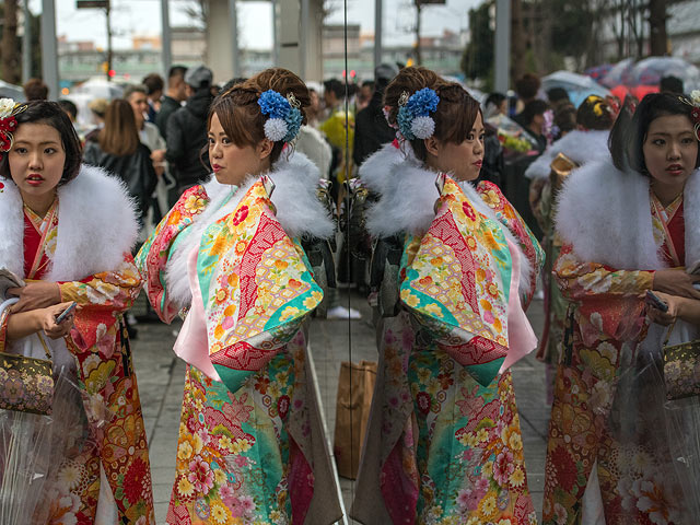 Цветы и кимоно: праздник совершеннолетия в Японии