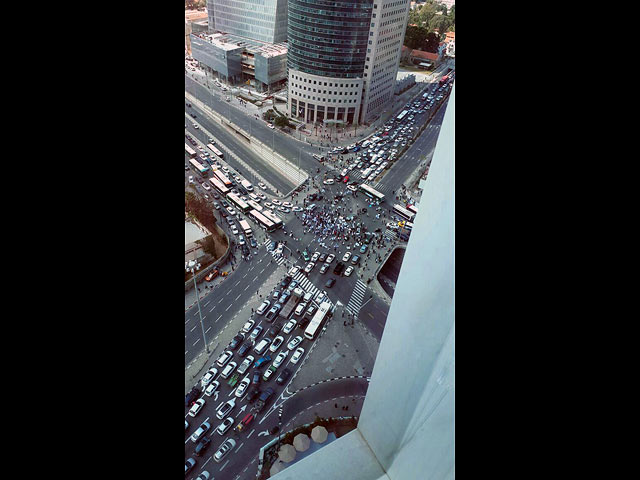 Акция протеста на перекрестке Азриэли в Тель-Авиве (архив)  