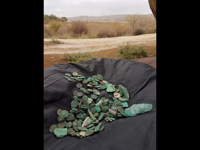 На раскопках в Негеве задержан "черный" археолог с металлоискателем и 150 монетами  