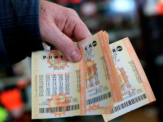 Американка, сорвавшая джекпот в размере $560 млн, подает в суд на Управление лотерей  