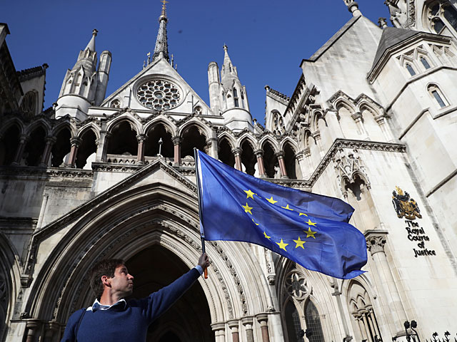 Британцы-экспаты подали иск в суд ЕС: они хотят остаться гражданами Европы  