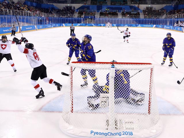 Хоккей: швейцарки победили сборную Швеции