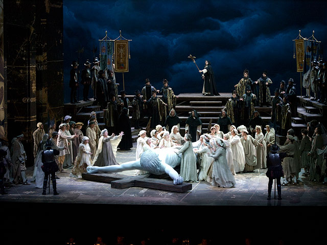 Грандиозная постановка "Дон Карлос" в Израильской Опере  