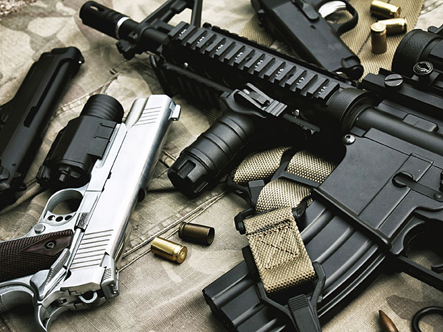 У владельца магазина спорттоваров на севере Франции обнаружено 500 единиц оружия  
