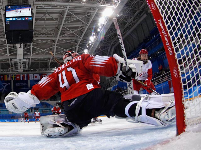 Российские хоккеистки разгромили швейцарок и впервые вышли в полуфинал олимпиады