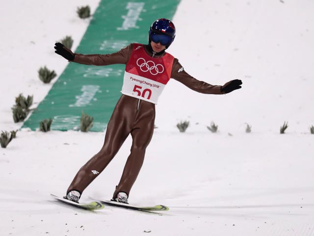 В прыжках с большого трамплина олимпийским чемпионом стал поляк Камиль Стох