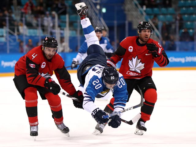 Канадцы одолели сборную Финляндии и вышли в полуфинал