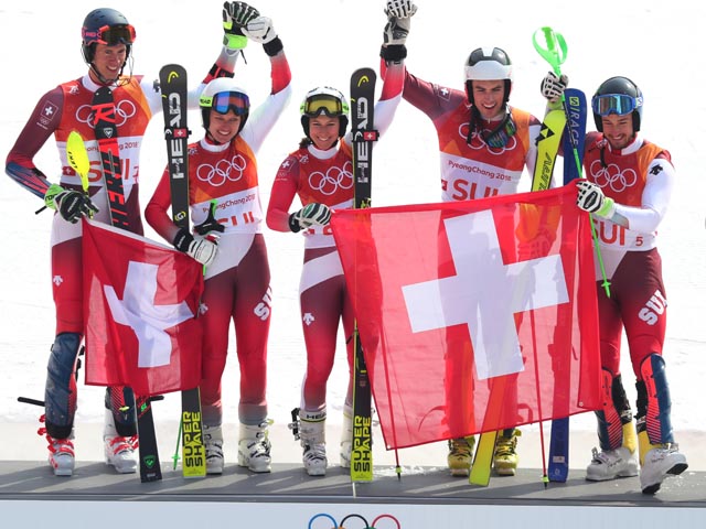 Командные соревнования горнолыжников выиграли швейцарцы. Норвежцы установили рекорд