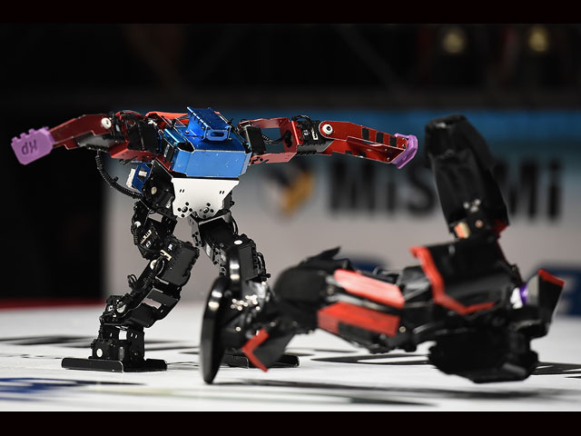 Битвы роботов в Токио: турнир Robo-One 2018