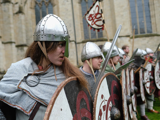 Женщины в доспехах: битва викингов в Йорке