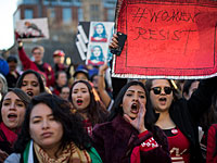 В Испании женщины отмечают 8 марта "феминистской забастовкой" 