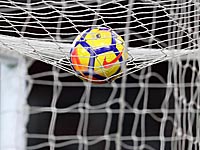 Бафетимби Гомис забил за 28 минут четыре мяча в ворота команды Кравченко и Близниченко