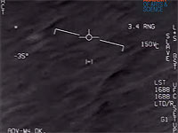 Опубликовано видео "НЛО" около побережья США, за которым следили военные