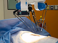 Уникальная операция в Австралии: больную раком  девочку прооперировал робот
