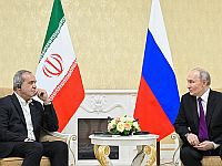 Путин встретился с президентом Ирана Масудом Пезешкианом в Туркменистане Путин встретился с президентом Ирана Масудом Пезешкианом в Туркменистане