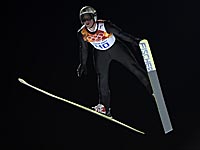 Томас Моргенштерн установил рекорд, совершив прыжок с трамплина в темноте