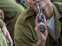 Бойцам спецназов ЦАХАЛа приказано сдать пистолеты