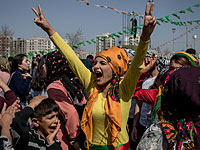Турецкие курды празднуют Навруз: полиция проводит аресты
