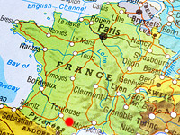 Стрельба на юге Франции, захвачены заложники