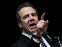 "Евреи &#8211; плохие танцоры": шутка губернатора Нью-Йорка возмутила "еврейских братьев" 