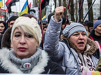 В Киеве проходит марш националистов "за Украину без олигархов"