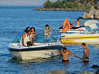 Более 50 тысяч туристов отдыхают на побережье Кинерета