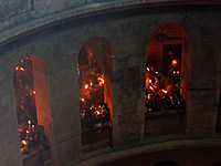 В Храме Гроба Господня в Старом городе Иерусалима сошел Благодатный огонь