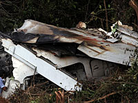 Во Франции двухмоторный самолет потерпел крушение и упал на шоссе