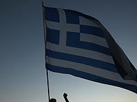 Турецкие пограничники сняли флаг, установленный греками на необитаемом острове  