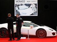 Lamborghini Huracan Папы Римского продан с аукциона за &#8364;715 тысяч