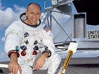 Умер астронавт Алан Бин &#8211; четвертый по счету человек, ступивший на поверхность Луны