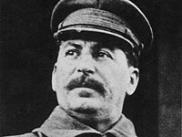 Мужчину в футболке с портретом Сталина заставили раздеться в киевском метро