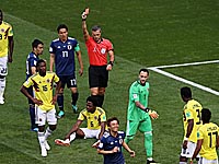 Скандальное начало, удаление и пенальти: японцы ведут в матче с Колумбией