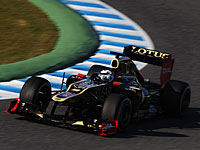 Саудитка Асиль аль-Хамад будет водить автомобиль, участвовавший в гонках Формула 1