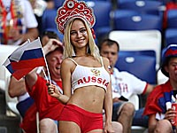 "Самая сексуальная фанатка" России отрицает, что она порнозвезда. Порно, попавшее в сеть - месть бывшего бойфренда