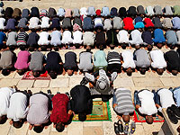 Около 100 тысяч мусульман приняли участие в праздничной молитве на Храмовой горе в Иерусалиме