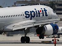 Самолет Spirit Airlines, вылетевший из Ньюарка, совершил экстренную посадку
