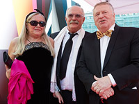 Никита Михалков с женой Татьяной и Владимиром Жириновским в 2013 году